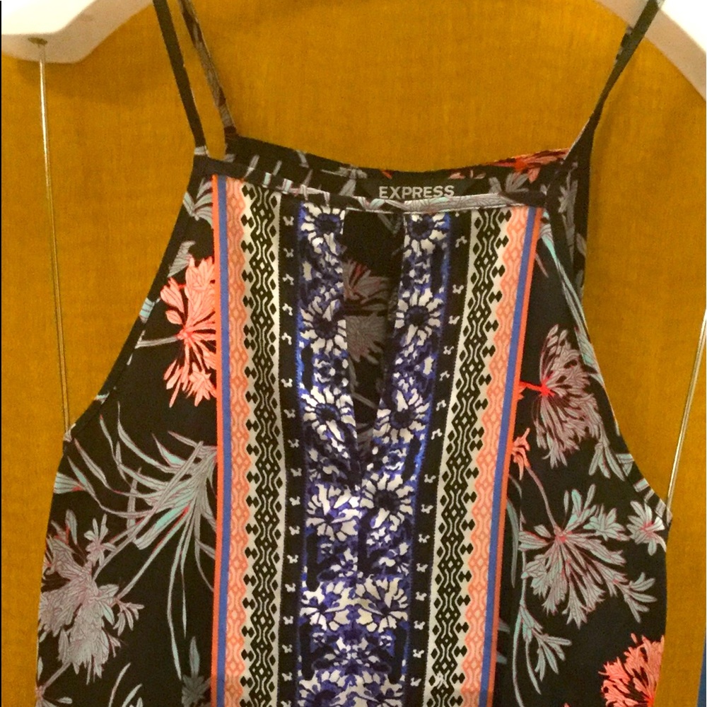 Sleeveless halter swing top